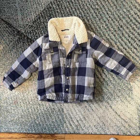 Old Navy toddler sherpa jacket - Picture 1 of 4